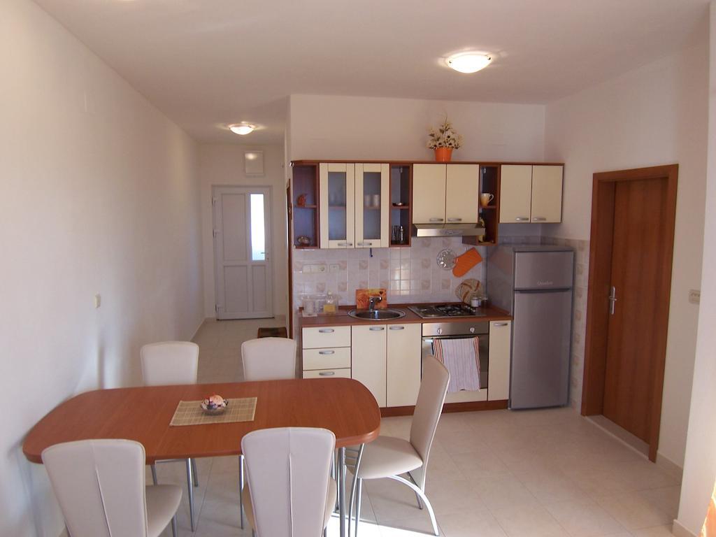 Apartments Croatia Brac San Pietro di Brazza Camera foto